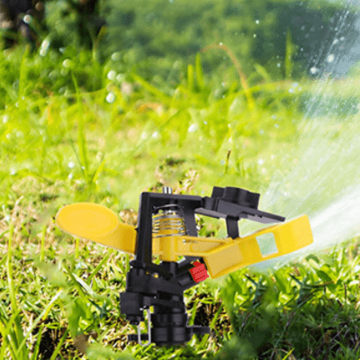 Arrosage Automatique SprinklO en action dans la pelouse