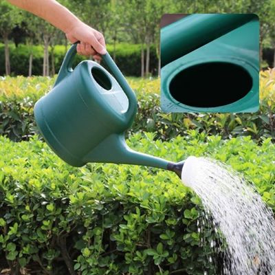 Litre arrosoir JardinDO avec sa large ouverture pour faciliter le remplissge