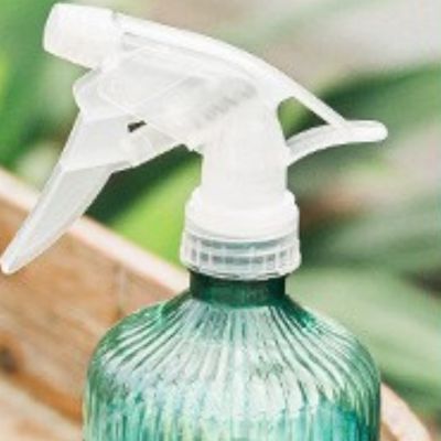Pulvérisateur à main Romatico Spray en gros plan sur la buse