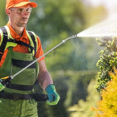 Jardinage professionnel extérieur avec le Pulvérisateur Professionnel JetPro 30 cm 