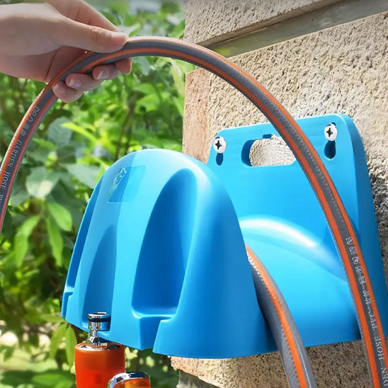 Support Tuyau Arrosage Mural JardiPratique bleu un rangement utilitaire même pour accessoires